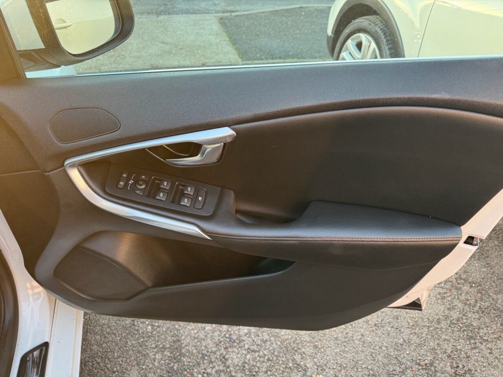 Used Volvo V40 2016 for sale - 77133424: Photo 15