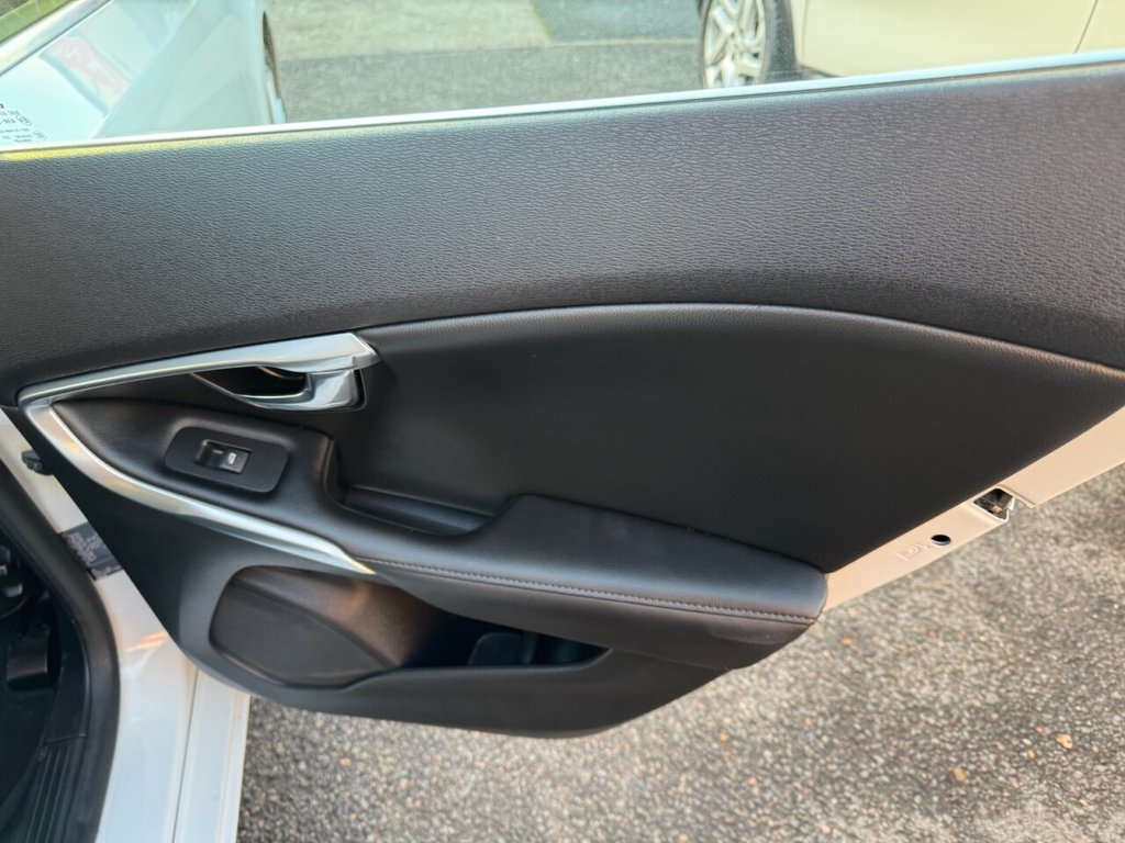 Used Volvo V40 2016 for sale - 77133424: Photo 18