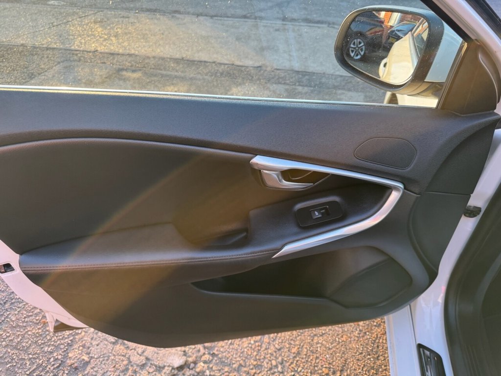 Used Volvo V40 2016 for sale - 77133424: Photo 23