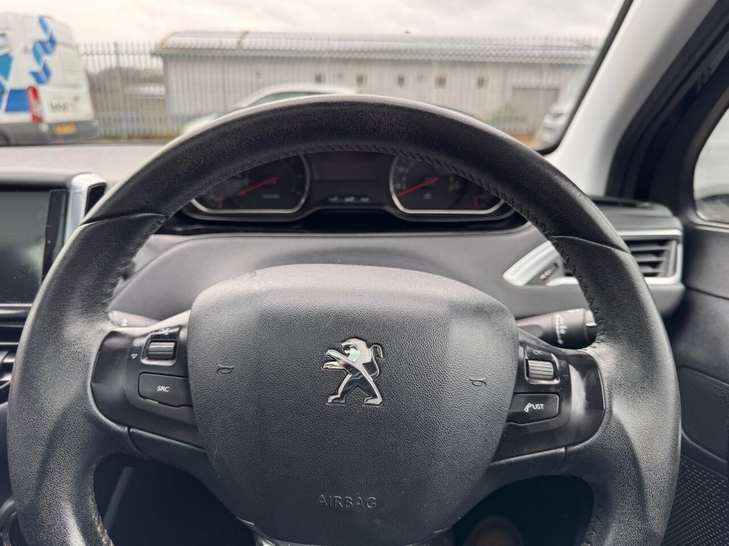 Used Peugeot 208 2014 for sale - 77654606: Photo 29