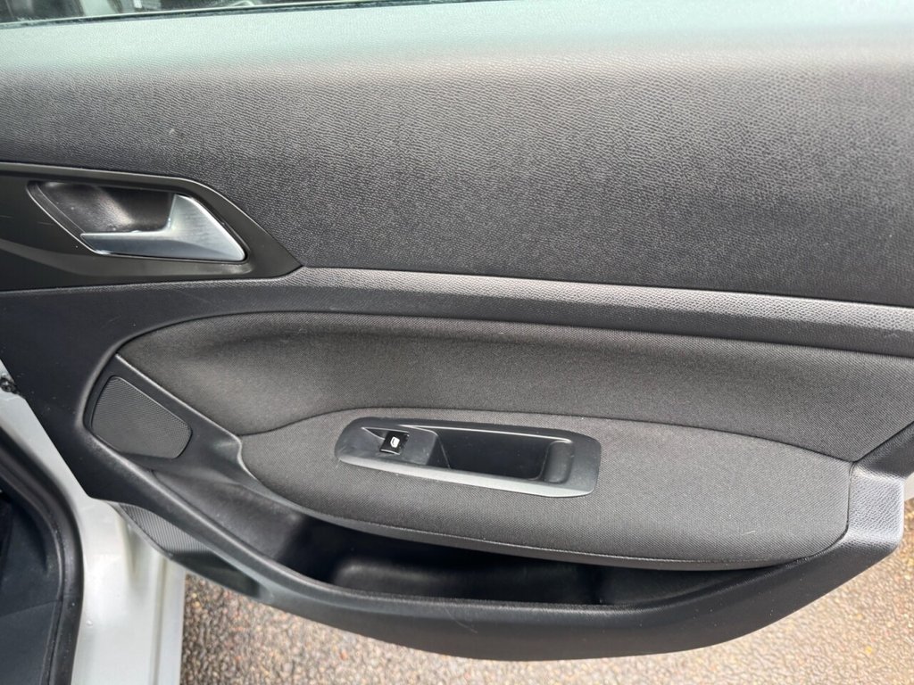 Used Peugeot 308 2015 for sale - 77520873: Photo 11