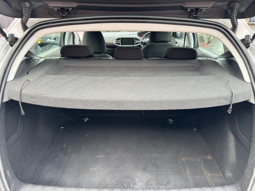 Used Peugeot 308 2015 for sale - 77520873: Photo 13