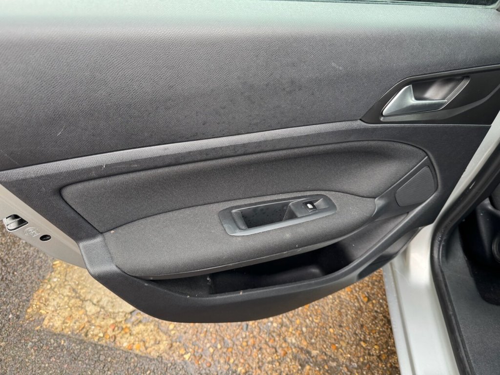 Used Peugeot 308 2015 for sale - 77520873: Photo 15