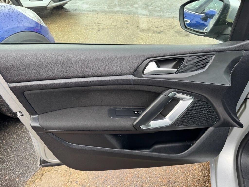 Used Peugeot 308 2015 for sale - 77520873: Photo 18