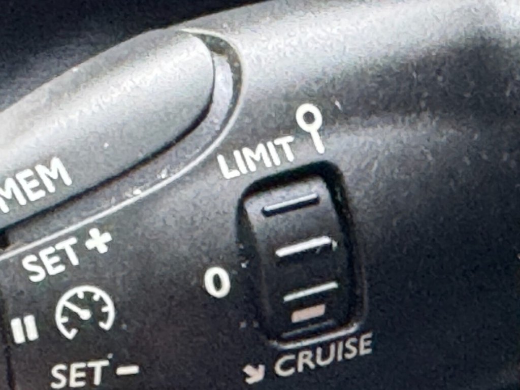 Used Peugeot 308 2015 for sale - 77520873: Photo 25