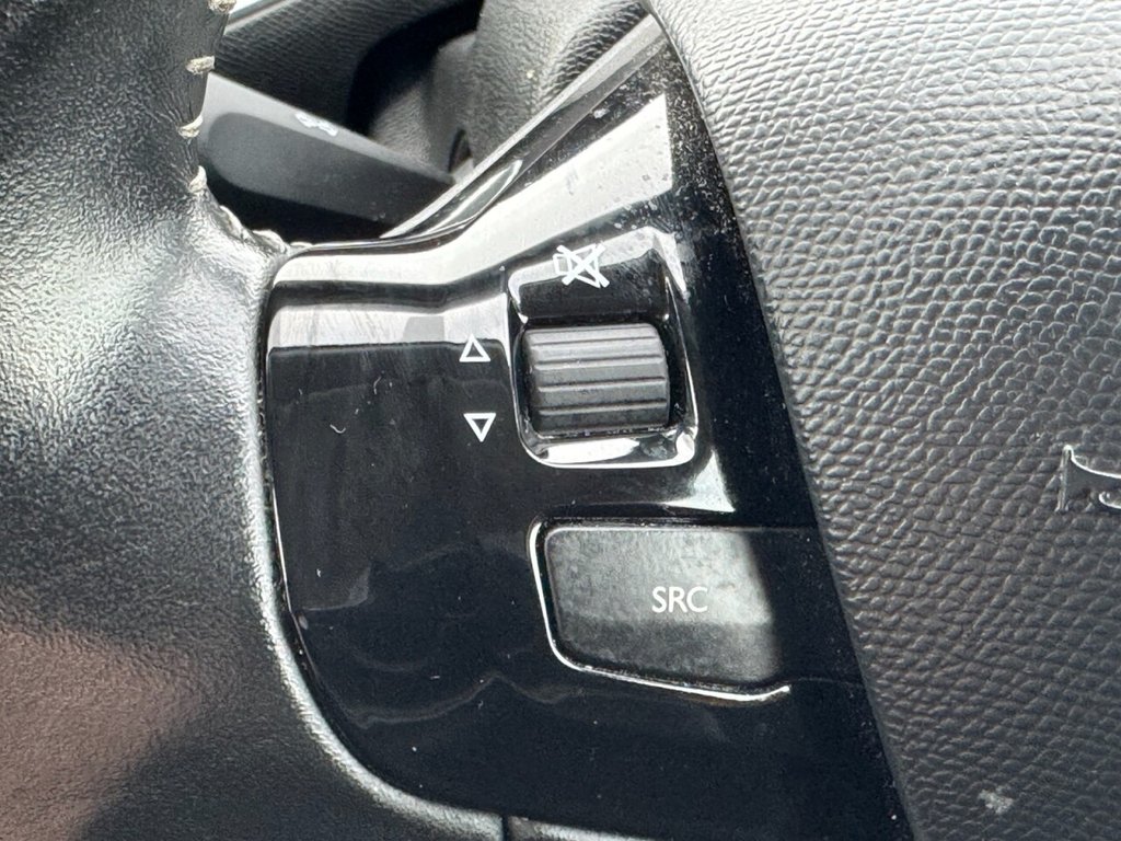 Used Peugeot 308 2015 for sale - 77520873: Photo 26