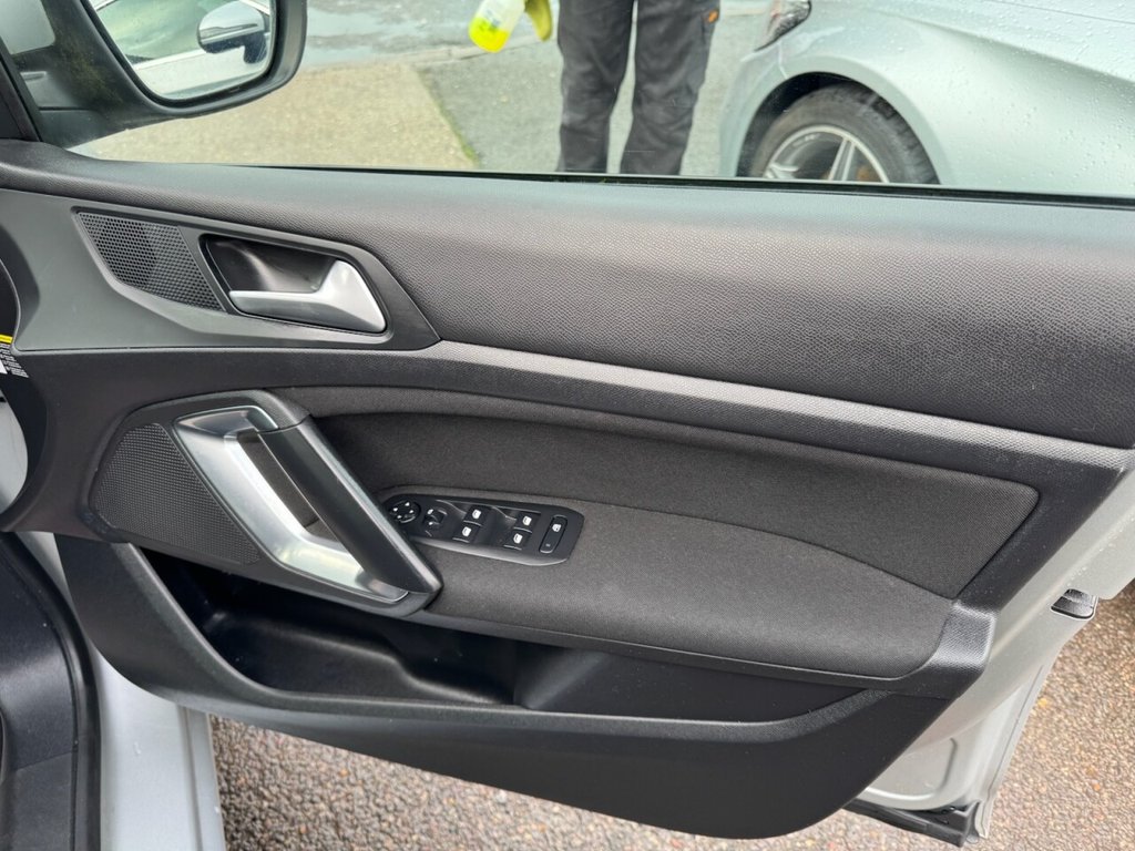 Used Peugeot 308 2015 for sale - 77520873: Photo 9