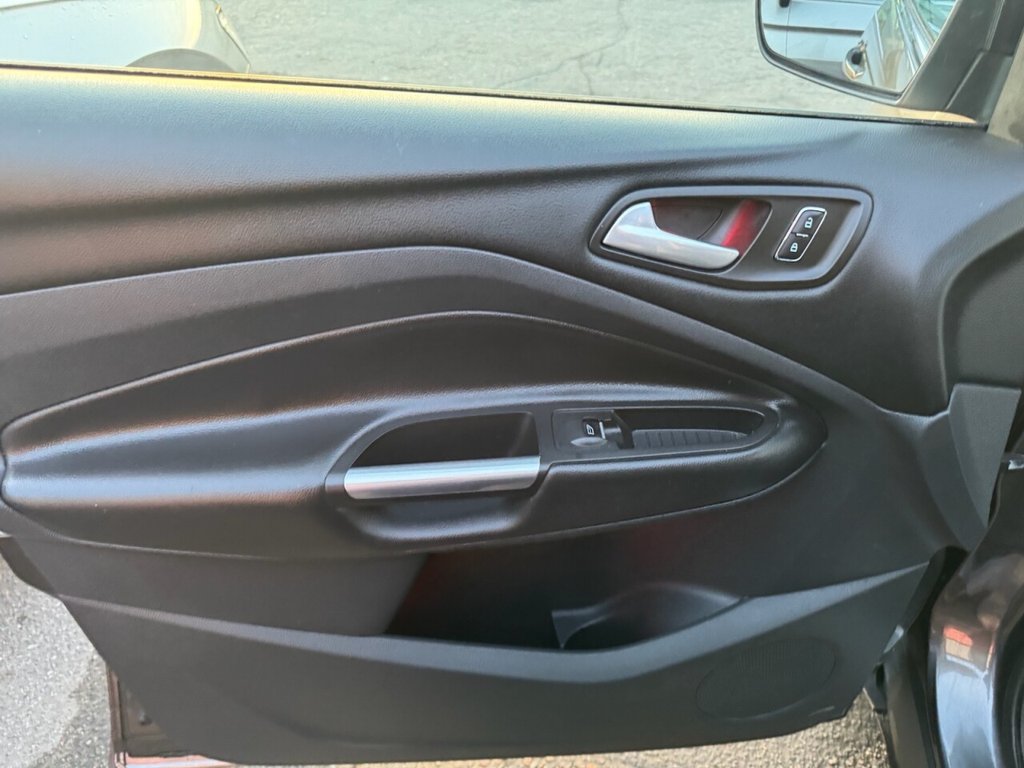 Used Ford Kuga 2016 for sale - 76923780: Photo 32