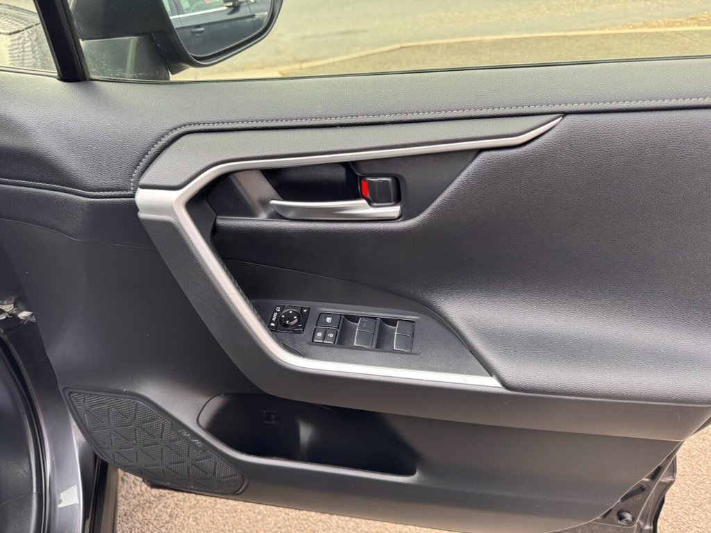 Used Toyota RAV4 2020 for sale - 76642382: Photo 19