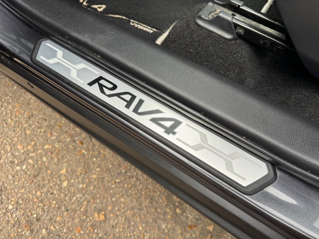 Used Toyota RAV4 2020 for sale - 76642382: Photo 29