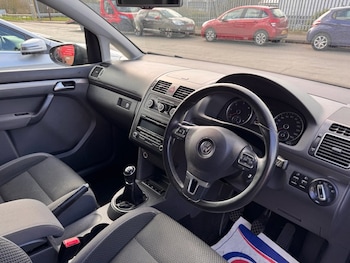 Used Volkswagen Touran 2014 for sale - 77836106: Photo