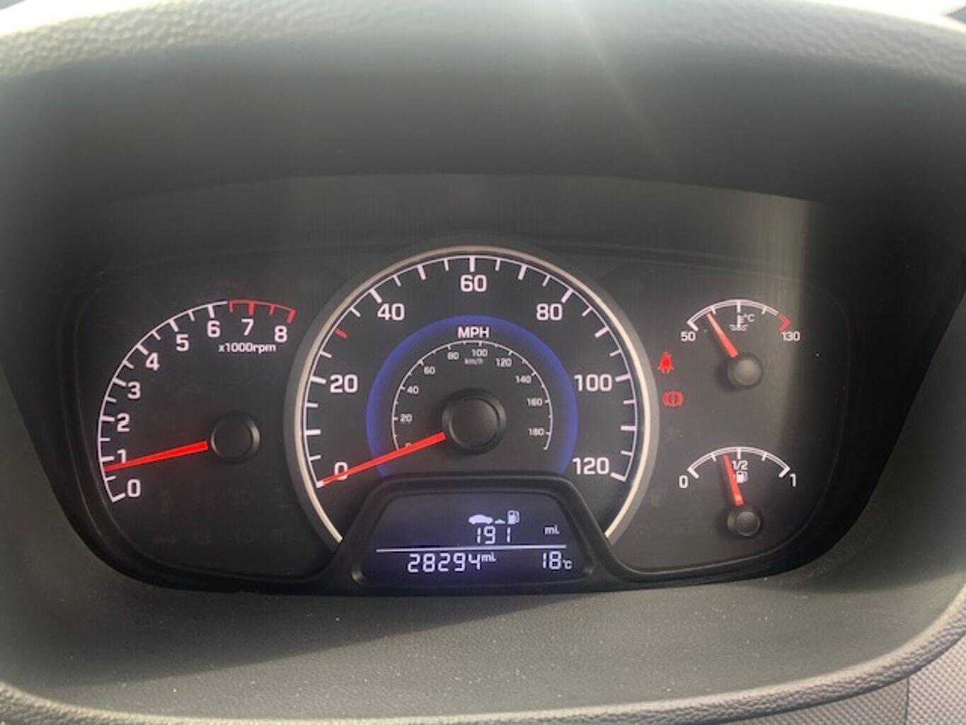 Used Hyundai i10 2019 for sale - 76432511: Photo 13