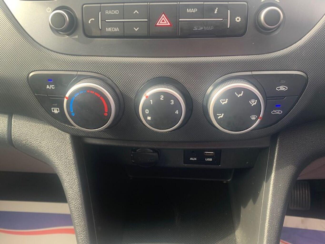 Used Hyundai i10 2019 for sale - 76432511: Photo 17