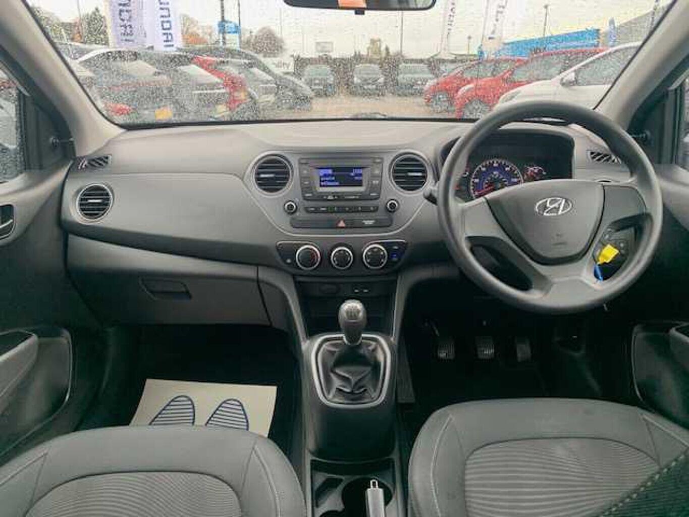Used Hyundai i10 2017 for sale - 76759587: Photo 13