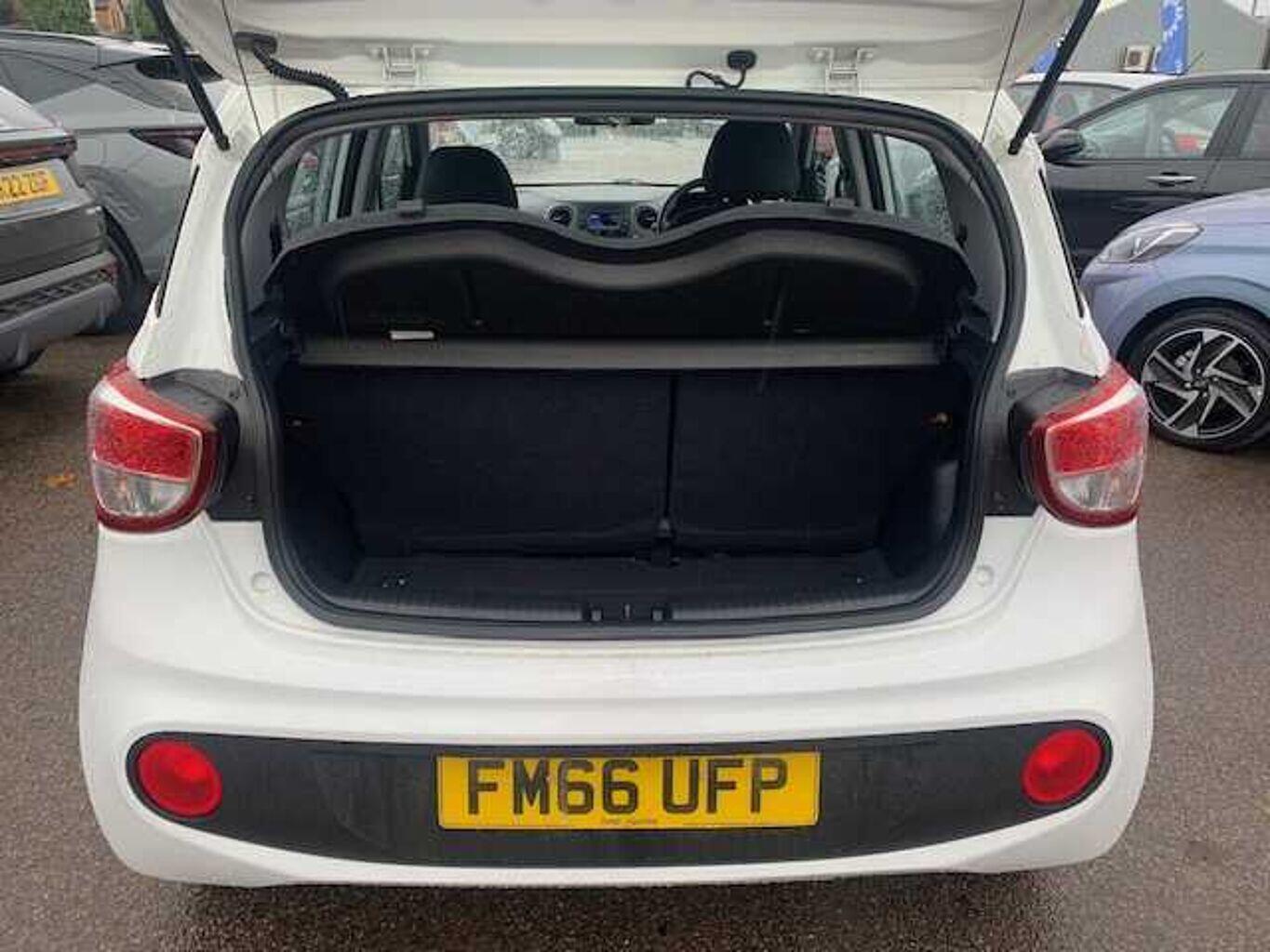 Used Hyundai i10 2017 for sale - 76759587: Photo 18