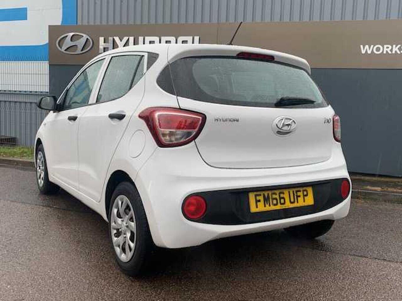 Used Hyundai i10 2017 for sale - 76759587: Photo 5