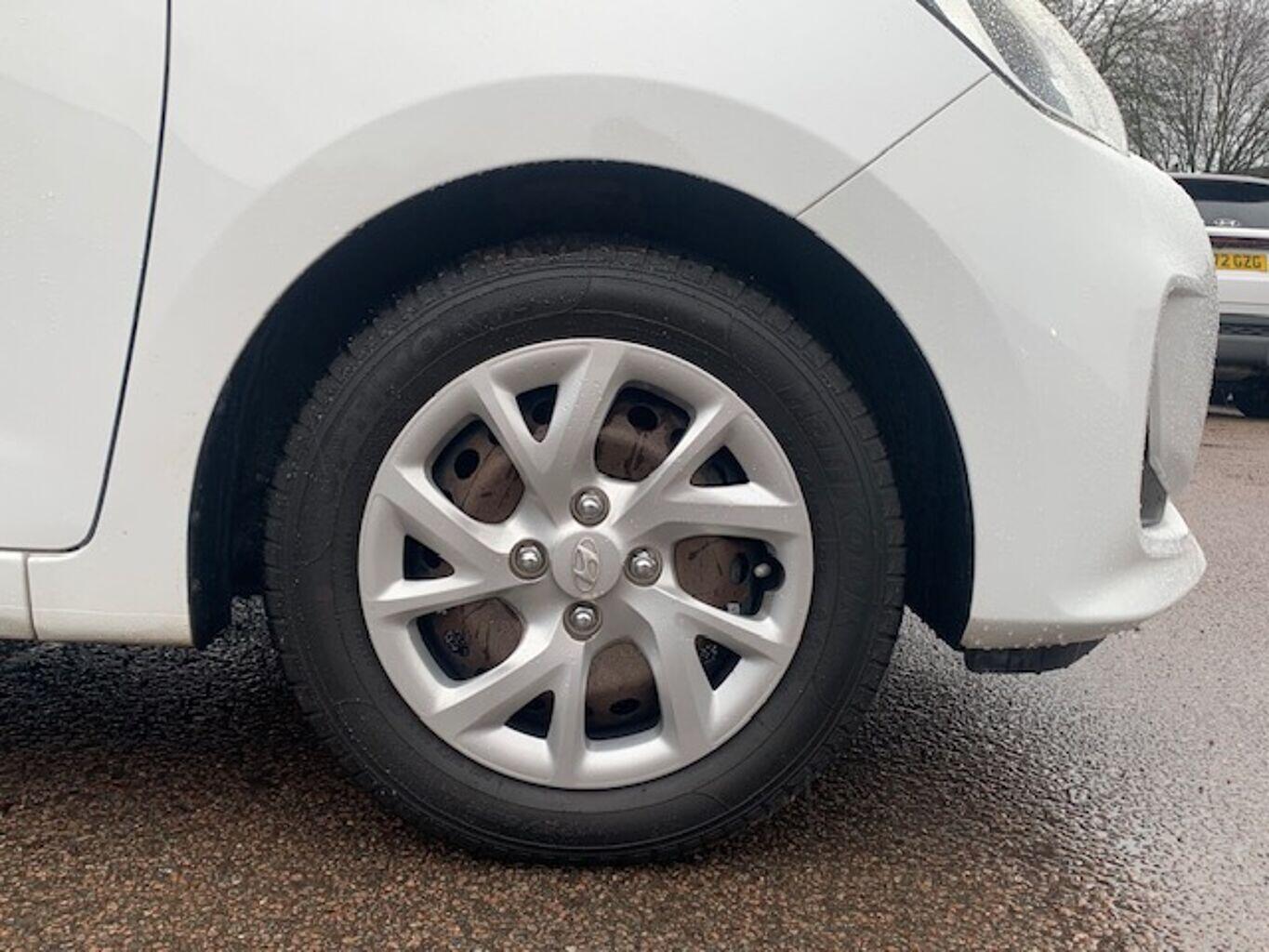 Used Hyundai i10 2017 for sale - 76759587: Photo 9