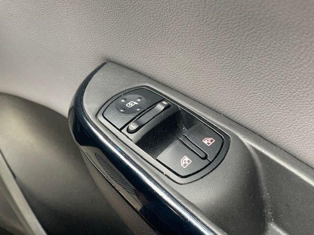 Used Vauxhall Corsa 2015 for sale - 77237847: Photo 40