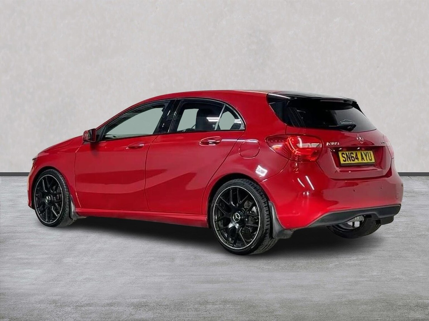 Used Mercedes-Benz A-Class 2014 for sale - 76877949: Photo 2