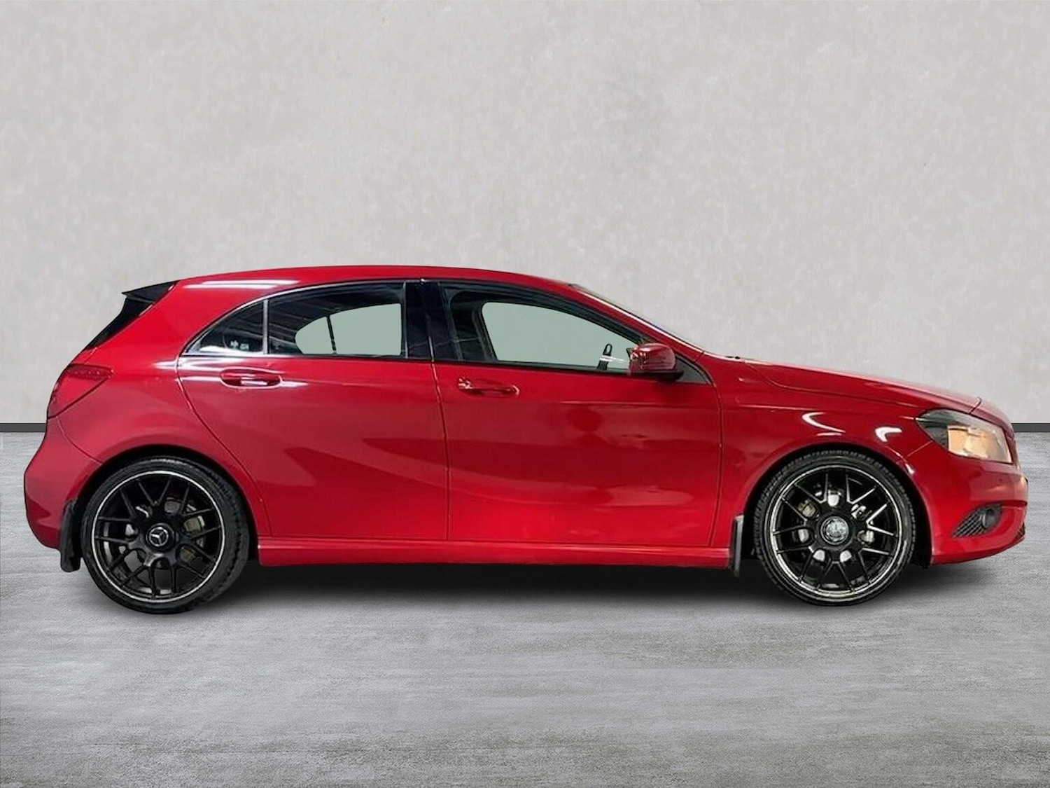 Used Mercedes-Benz A-Class 2014 for sale - 76877949: Photo 3