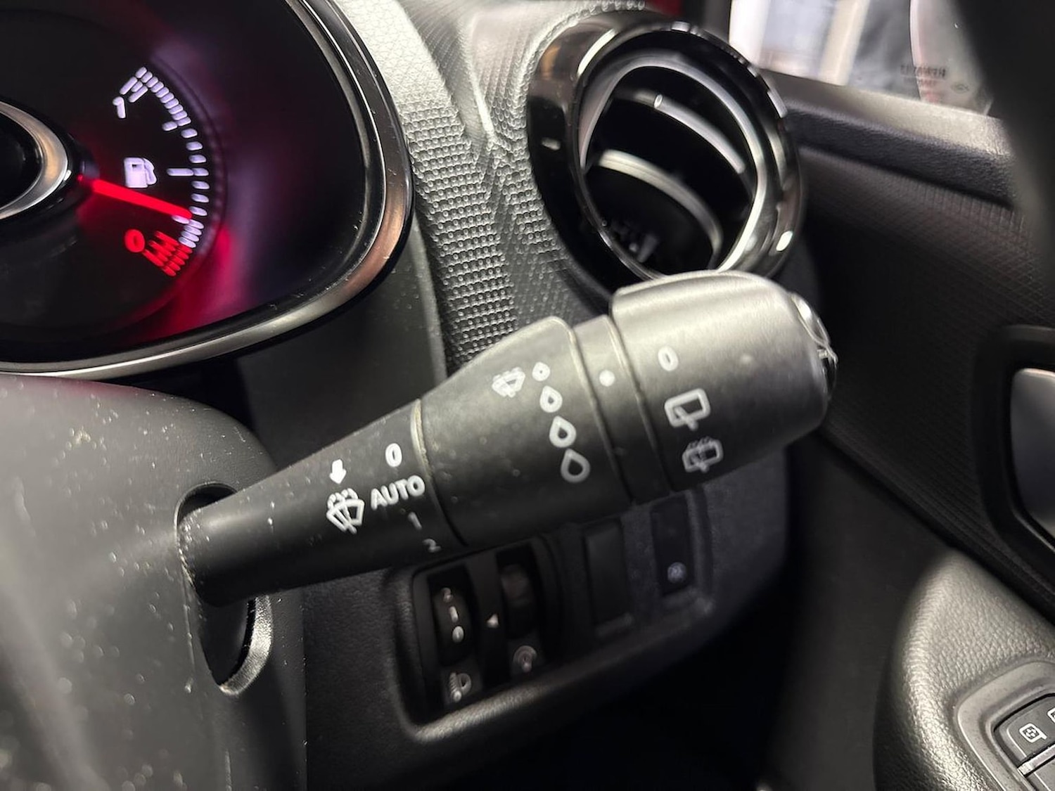 Used Renault Clio 2018 for sale - 77023450: Photo 27