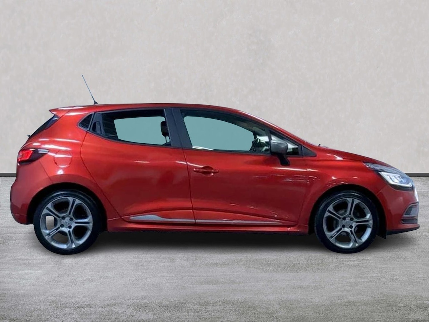 Used Renault Clio 2018 for sale - 77023450: Photo 3