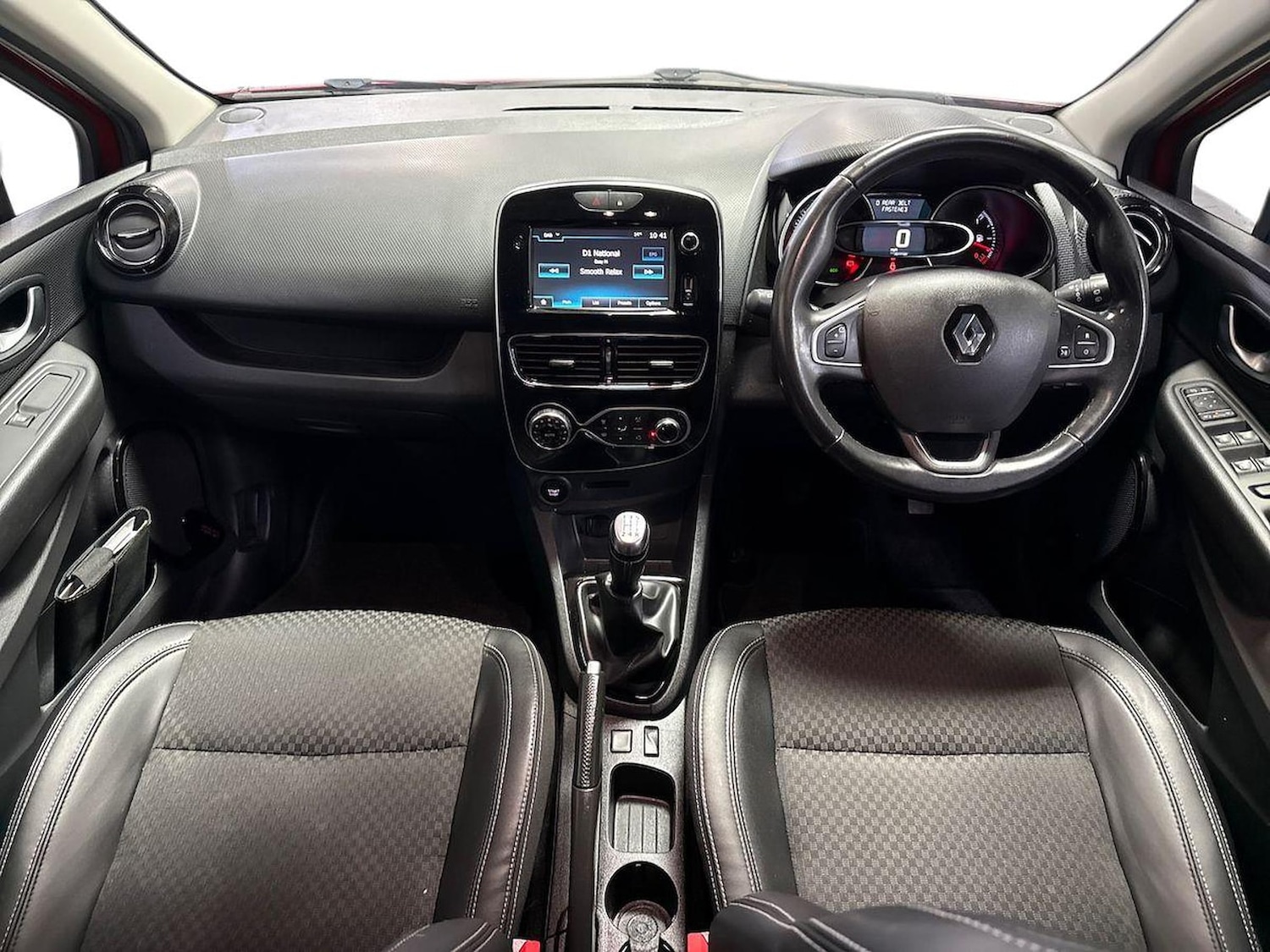 Used Renault Clio 2018 for sale - 77023450: Photo 8