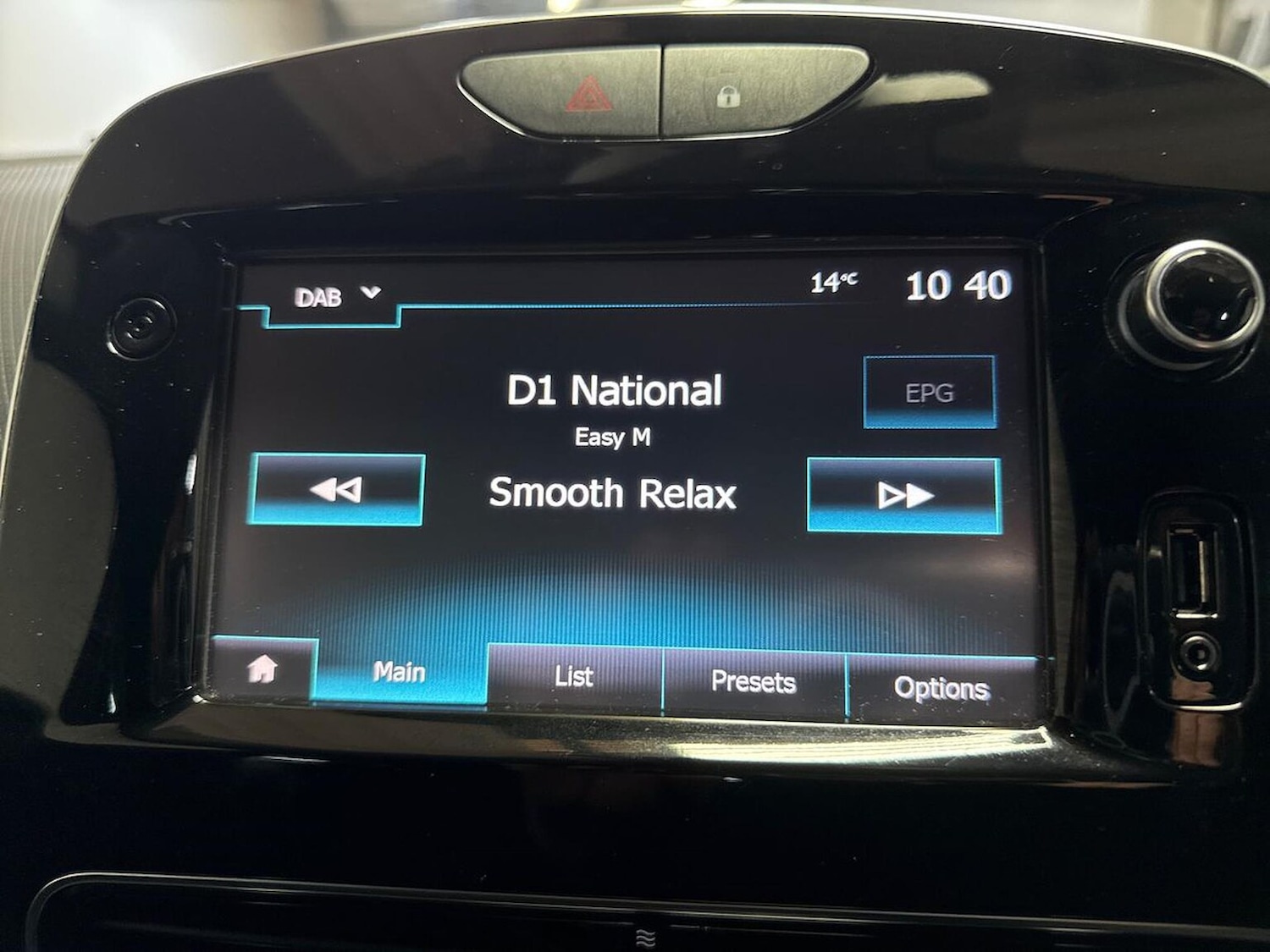 Used Renault Clio 2018 for sale - 76807508: Photo 11