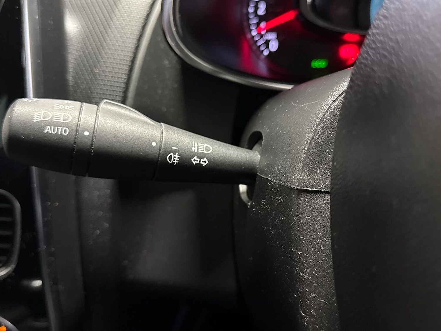 Used Renault Clio 2018 for sale - 76807508: Photo 26