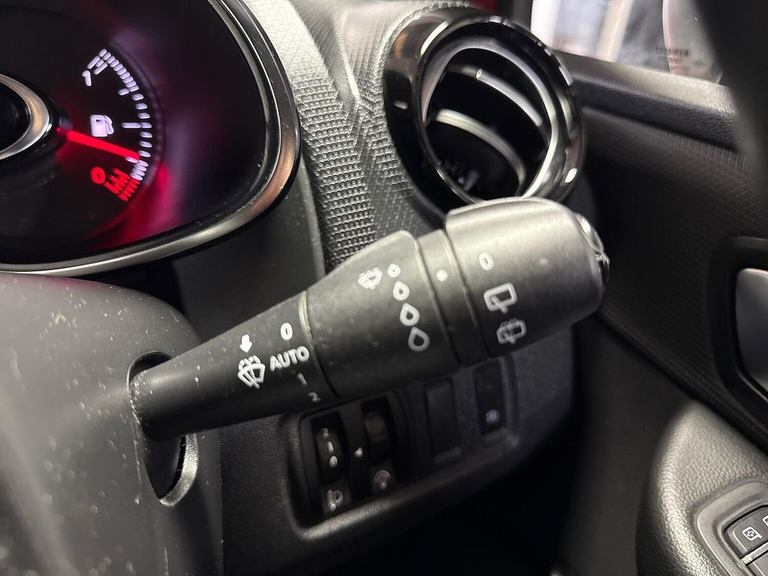 Used Renault Clio 2018 for sale - 76807508: Photo 27