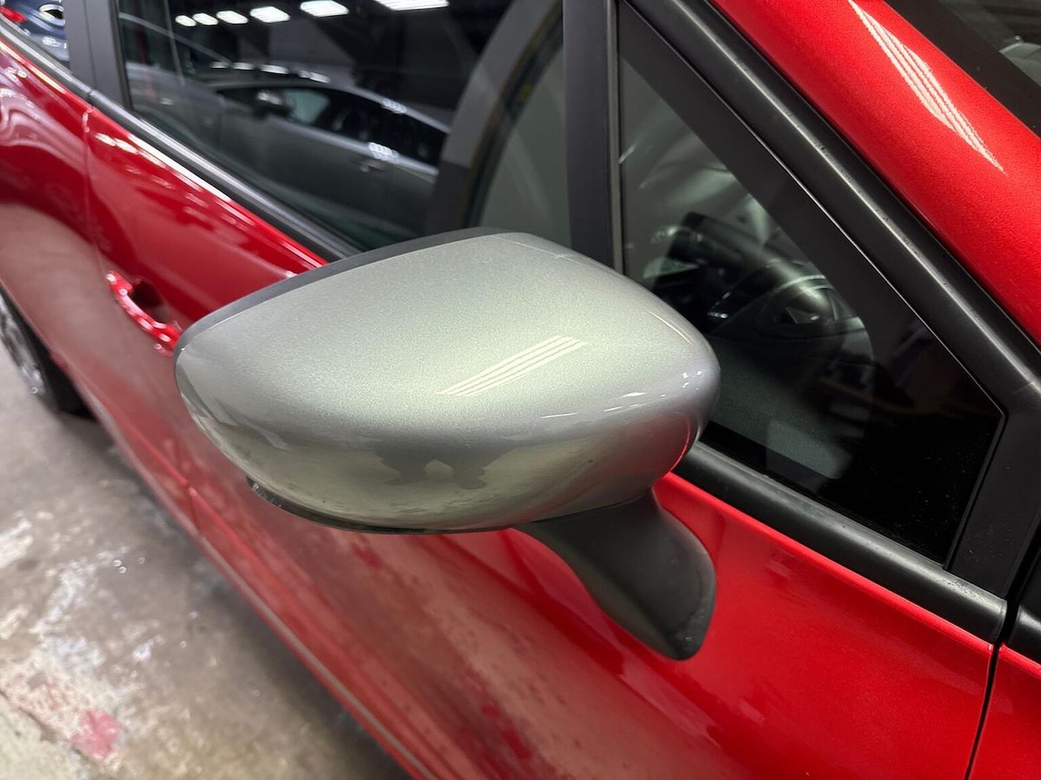 Used Renault Clio 2018 for sale - 76807508: Photo 30