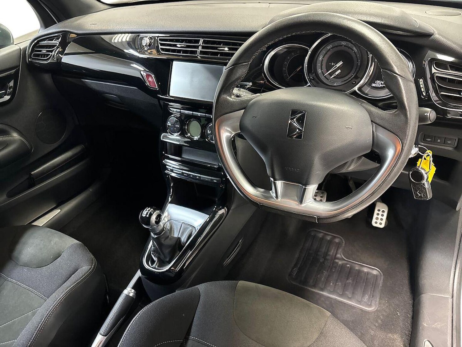 Used DS Automobiles DS 3 2016 for sale - 76769955: Photo 8