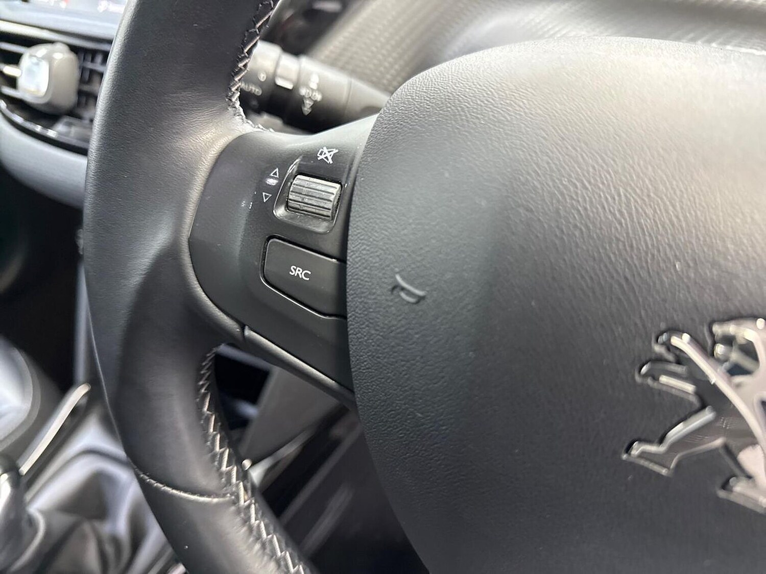 Used Peugeot 2008 2018 for sale - 77701368: Photo 25