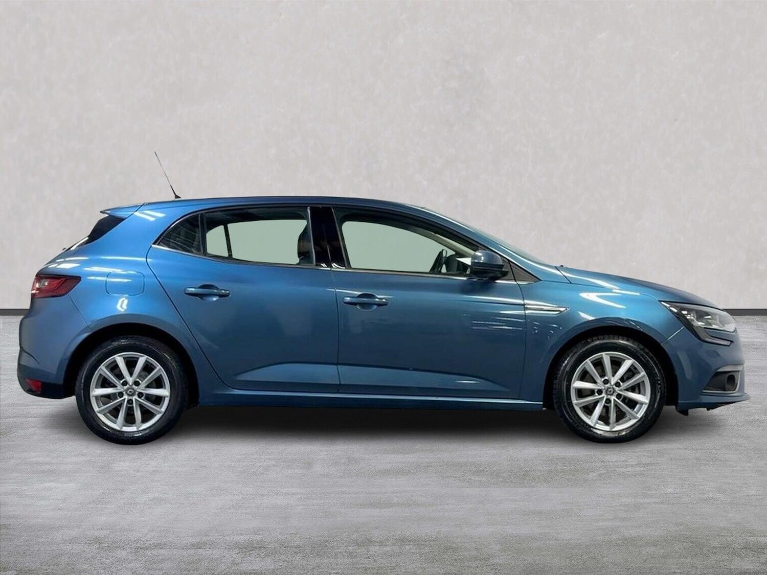 Used Renault Megane 2018 for sale - 76076442: Photo 3