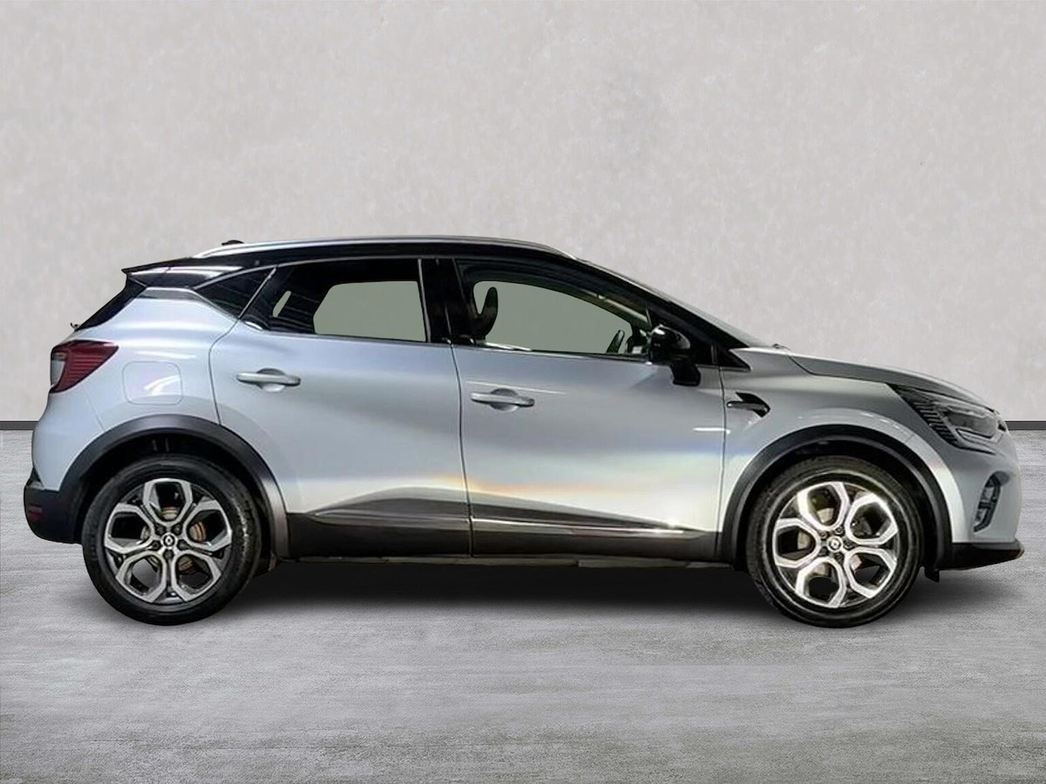 Used Renault Captur 2022 for sale - 77555299: Photo 3