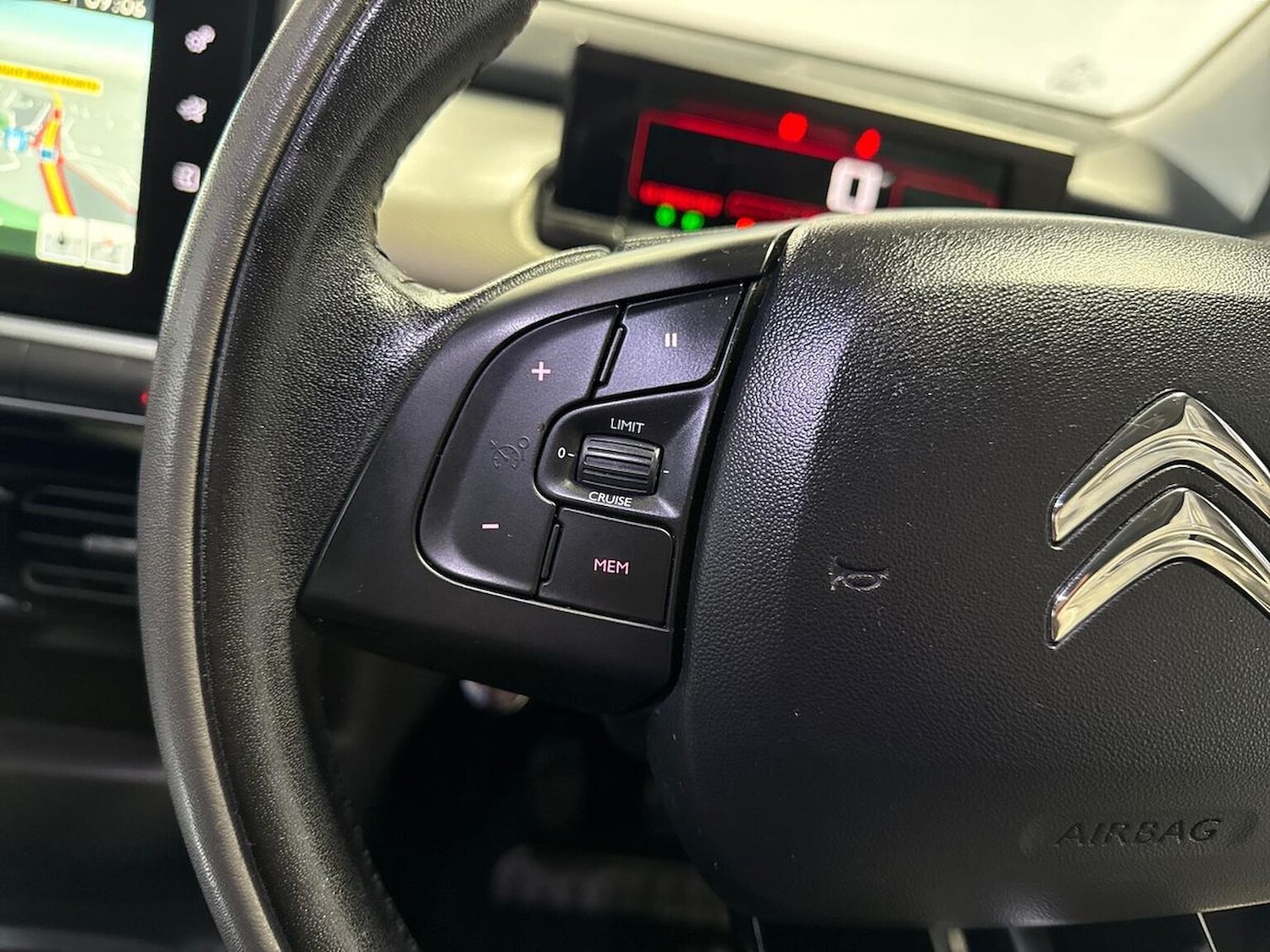 Used Citroen C4 Cactus 2017 for sale - 77077966: Photo 25