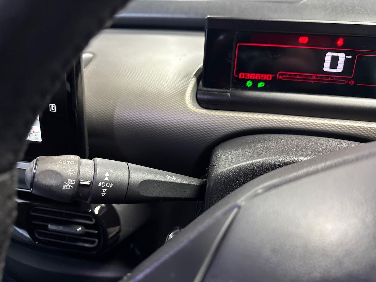 Used Citroen C4 Cactus 2017 for sale - 77077966: Photo 27