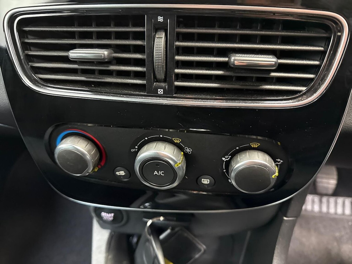 Used Renault Clio 2019 for sale - 77528895: Photo 12