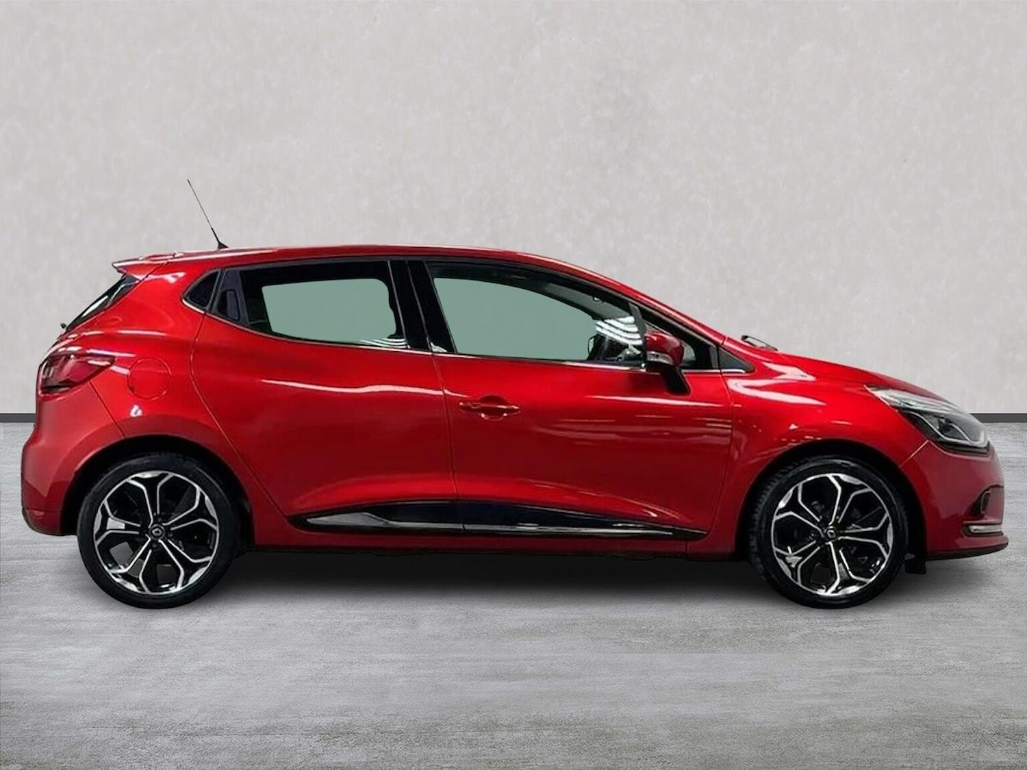 Used Renault Clio 2019 for sale - 77528895: Photo 3