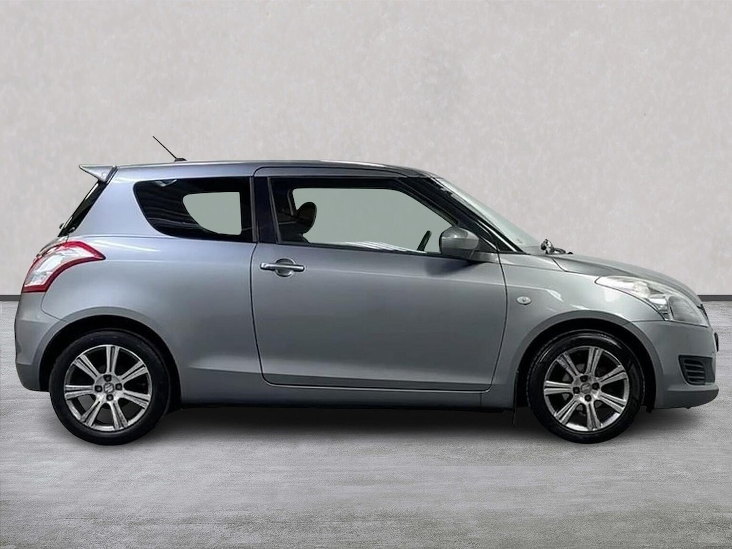 Used Suzuki Swift 2013 for sale - 78211151: Photo 5