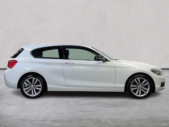 Used BMW 1 Series 2017 for sale - 76293011: Photo