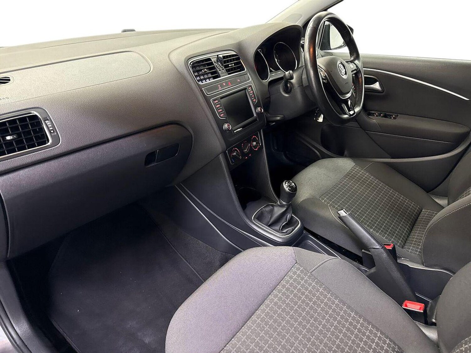 Used Volkswagen Polo 2016 for sale - 78192577: Photo 9