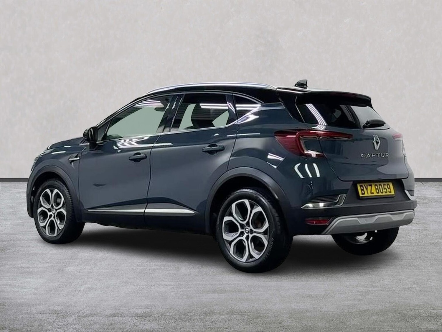 Used Renault Captur 2022 for sale - 77603670: Photo 2