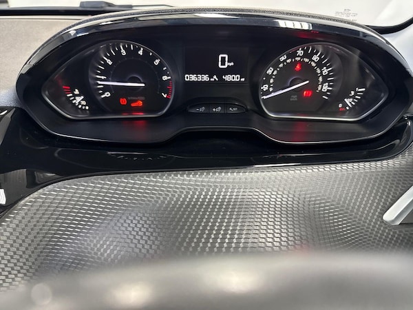 Used Peugeot 208 2018 for sale - 76171517: Photo 10