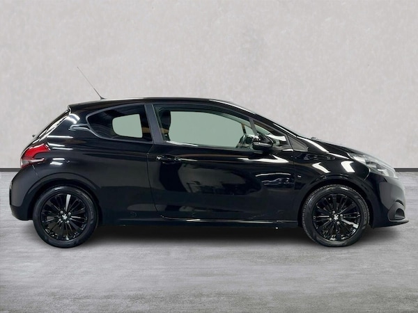 Used Peugeot 208 2018 for sale - 76171517: Photo 3