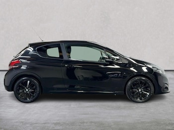 Used Peugeot 208 2018 for sale - 76171517: Photo