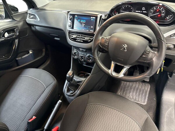 Used Peugeot 208 2018 for sale - 76171517: Photo 9