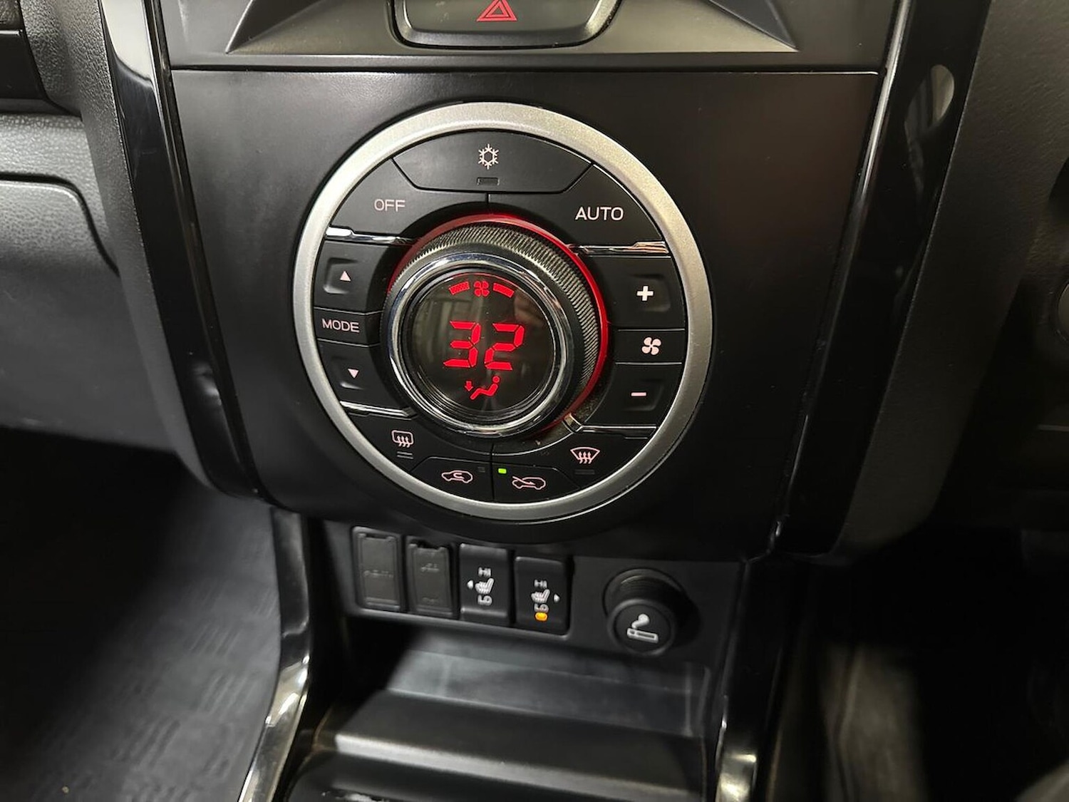 Used Isuzu D-Max 2020 for sale - 76310132: Photo 12