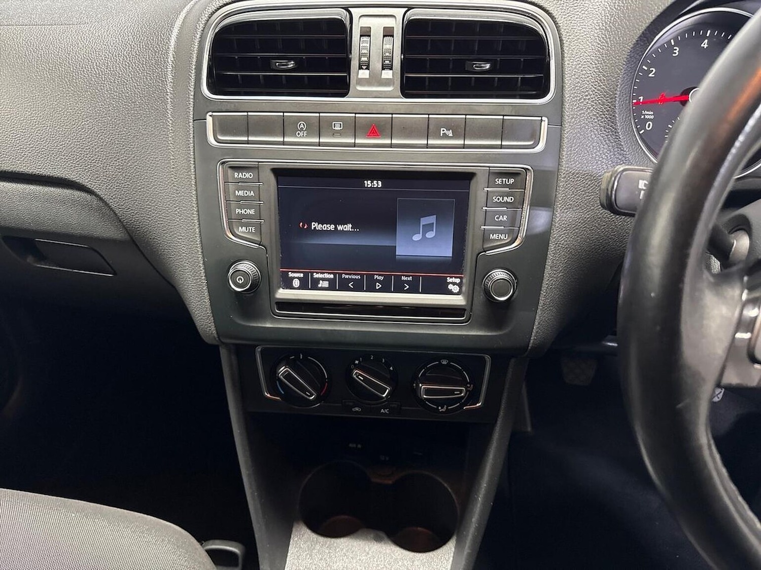 Used Volkswagen Polo 2016 for sale - 76426737: Photo 11