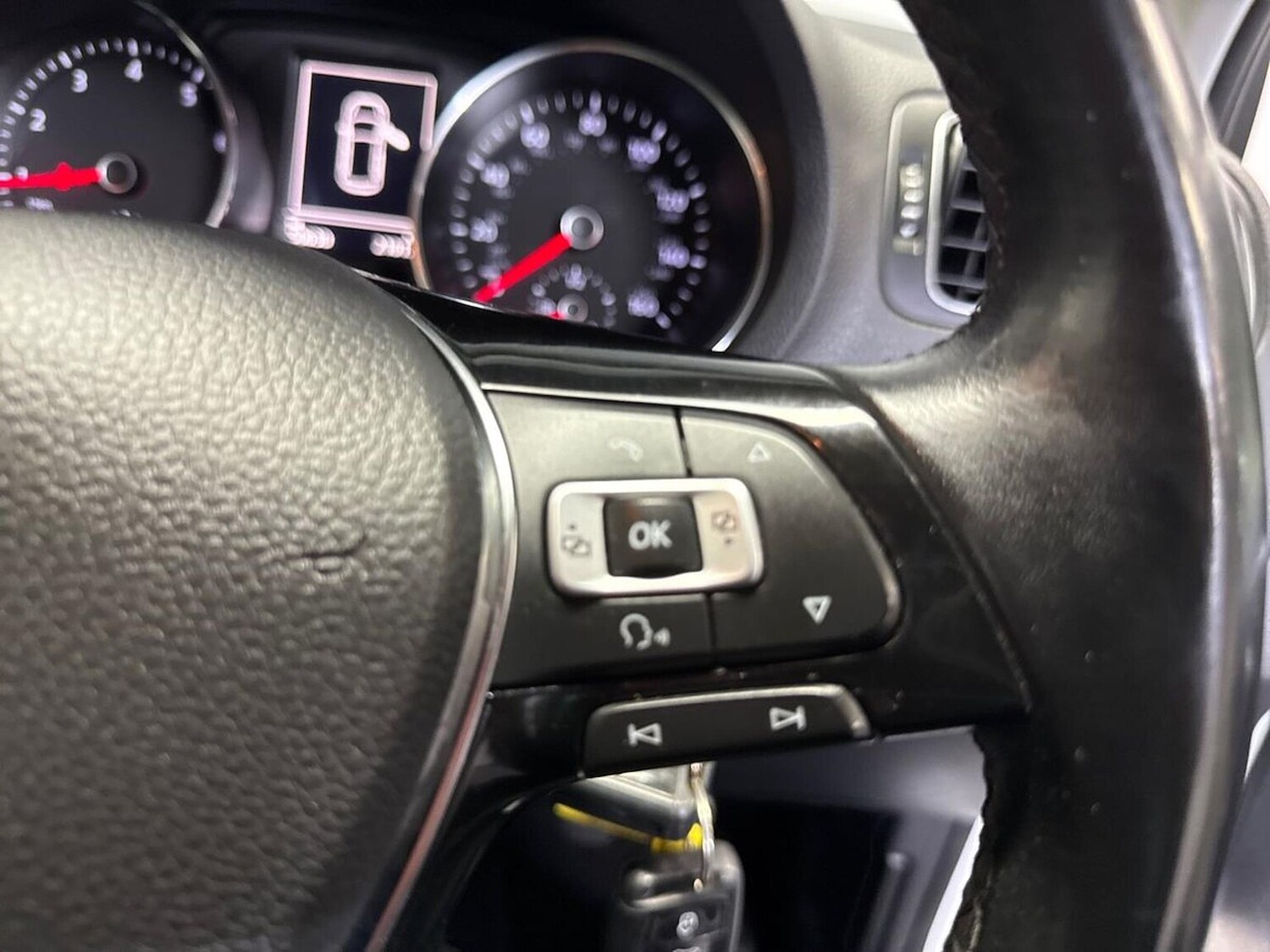 Used Volkswagen Polo 2016 for sale - 76426737: Photo 25